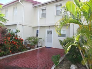 thumbnail: Front of property