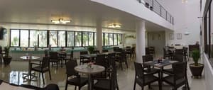 thumbnail: Family dining