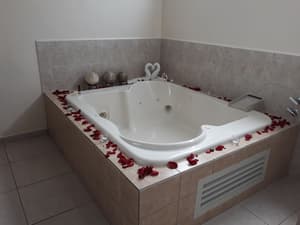 thumbnail: Jetted tub