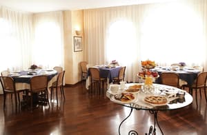 thumbnail: Breakfast area