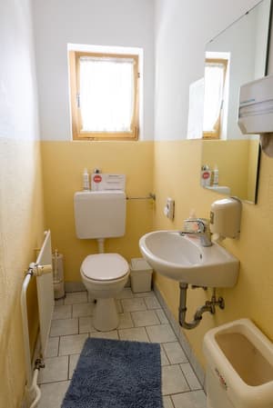 thumbnail: Shared bathroom
