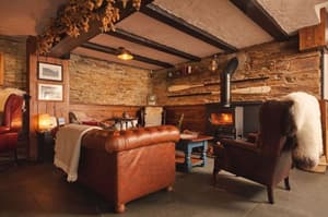 thumbnail: Bar (on property)