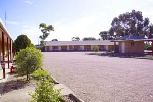 thumbnail: Property grounds