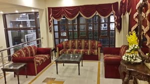 thumbnail: Lobby sitting area