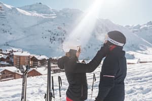 thumbnail: Skiing