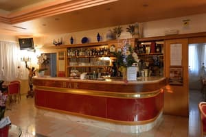 thumbnail: Bar (on property)