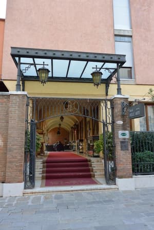 thumbnail: Exterior