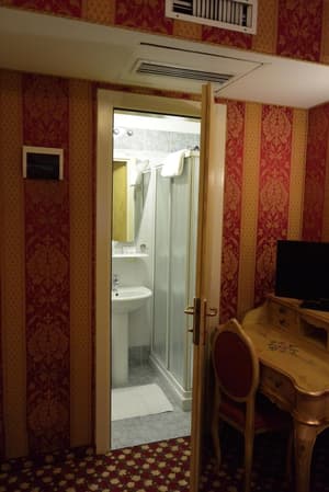 thumbnail: Room amenity