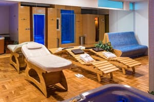 thumbnail: Rooftop pool