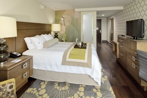 Queen Bed Guest Room