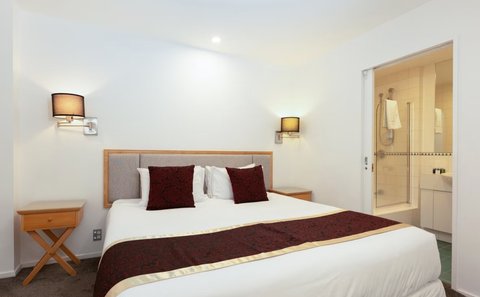 Superior One Bedroom Apartment
