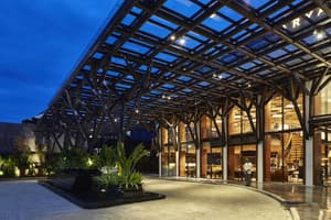 thumbnail: Interior entrance