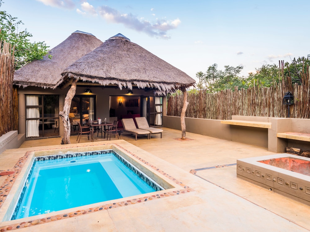 Private pool