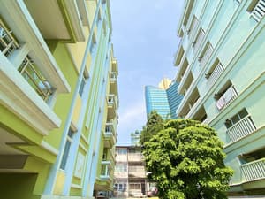 thumbnail: Front of property