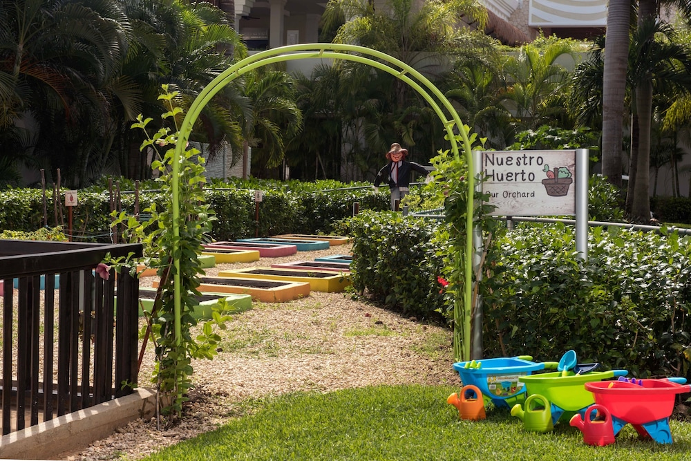Children's play area - outdoor