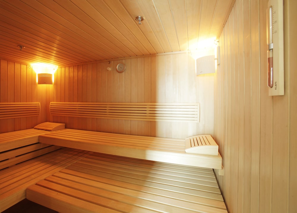 Swimming pool-spa