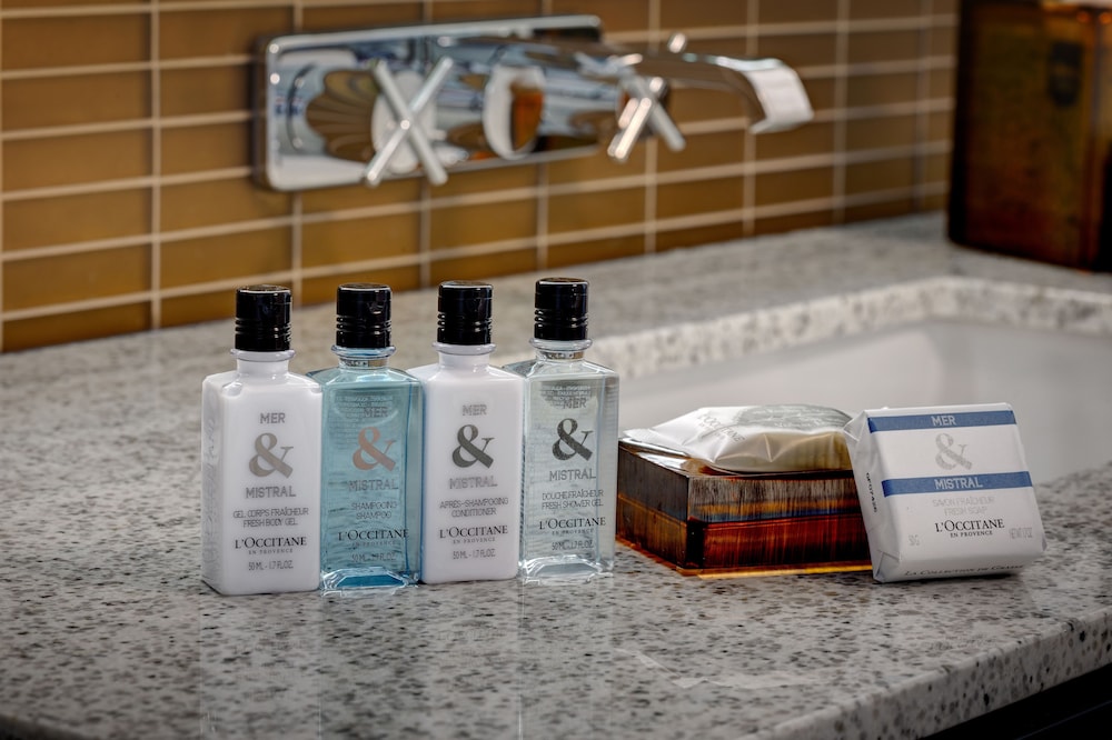 Bathroom amenities