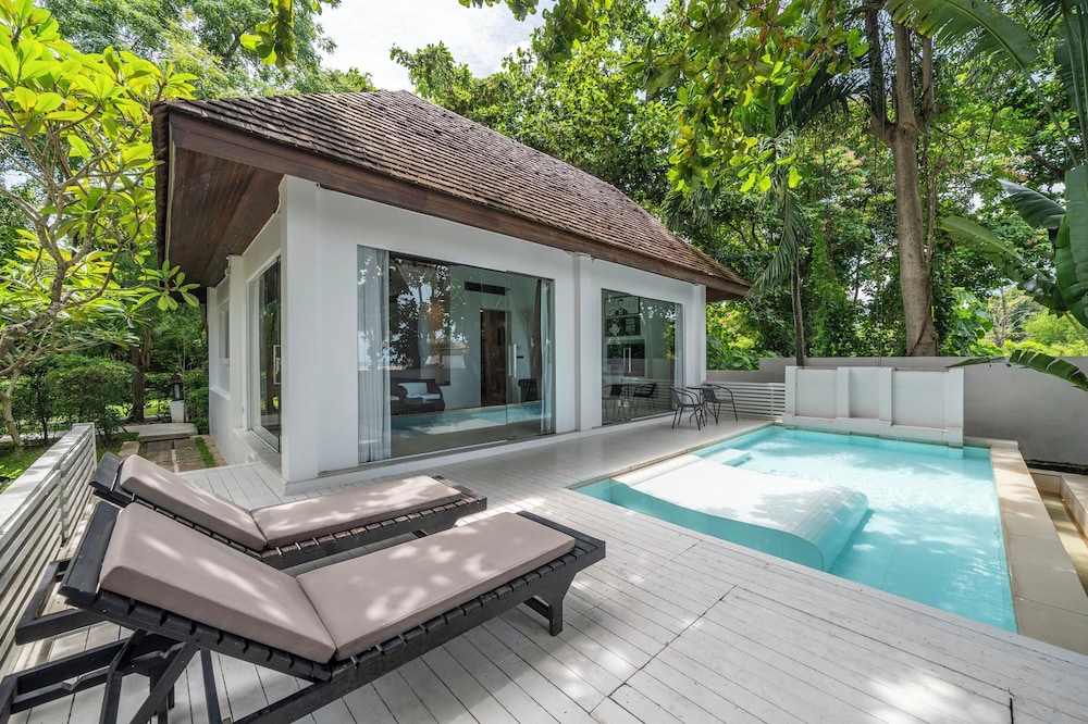 Private pool
