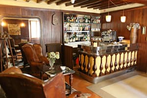 thumbnail: Interior entrance