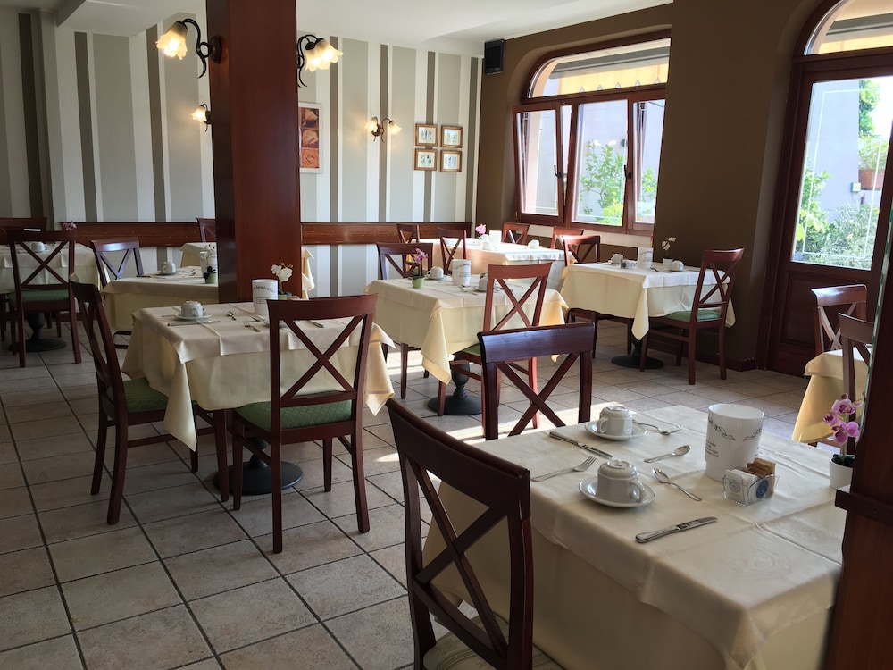 Restaurant-cafeteria