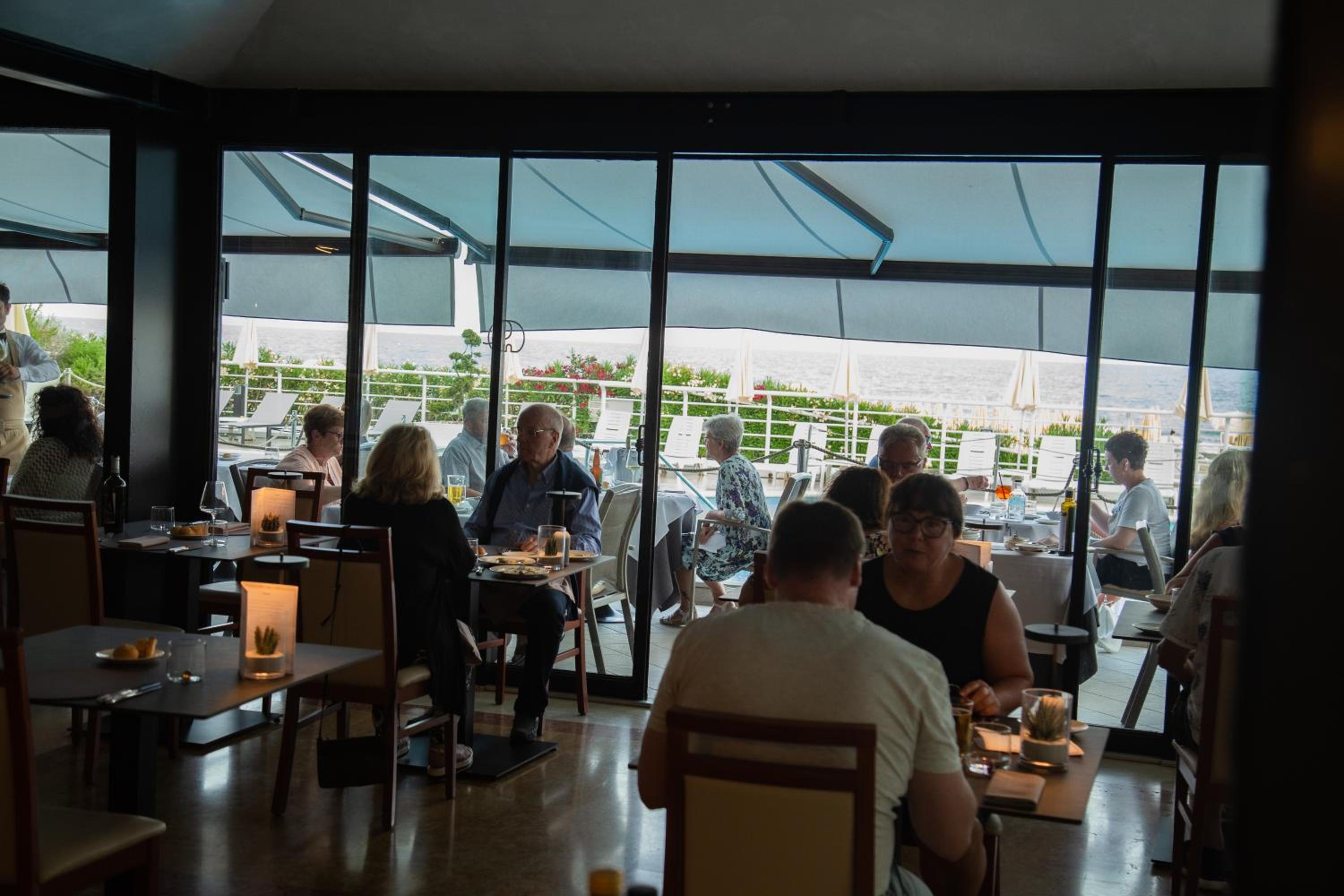 Restaurant-cafeteria