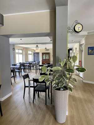 thumbnail: Restaurant