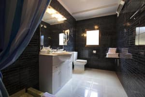 thumbnail: General view