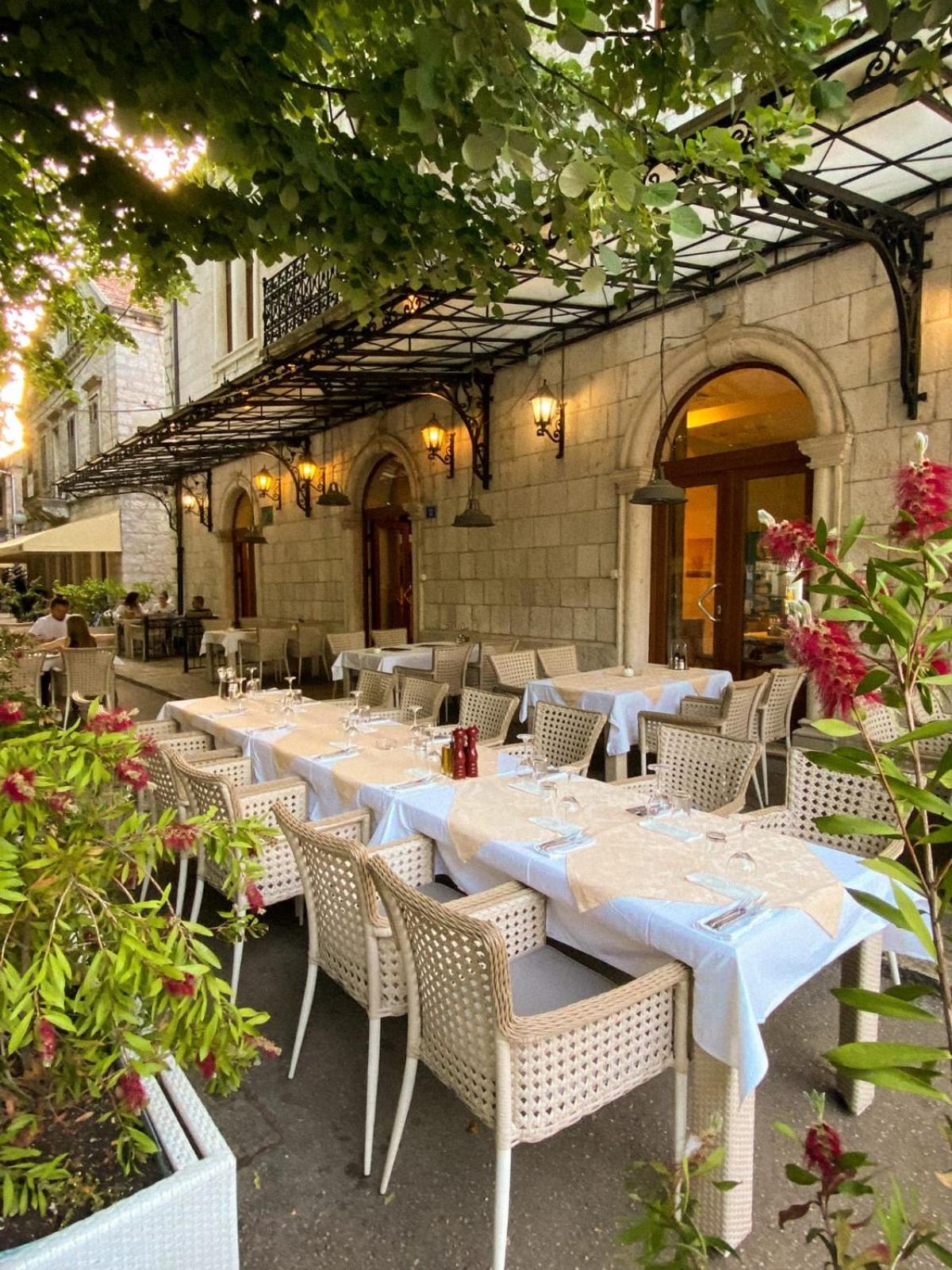 Restaurant-cafeteria