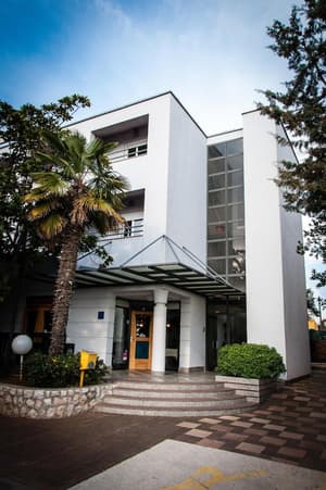thumbnail: Exterior