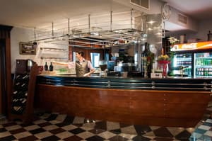 thumbnail: Bar (on property)
