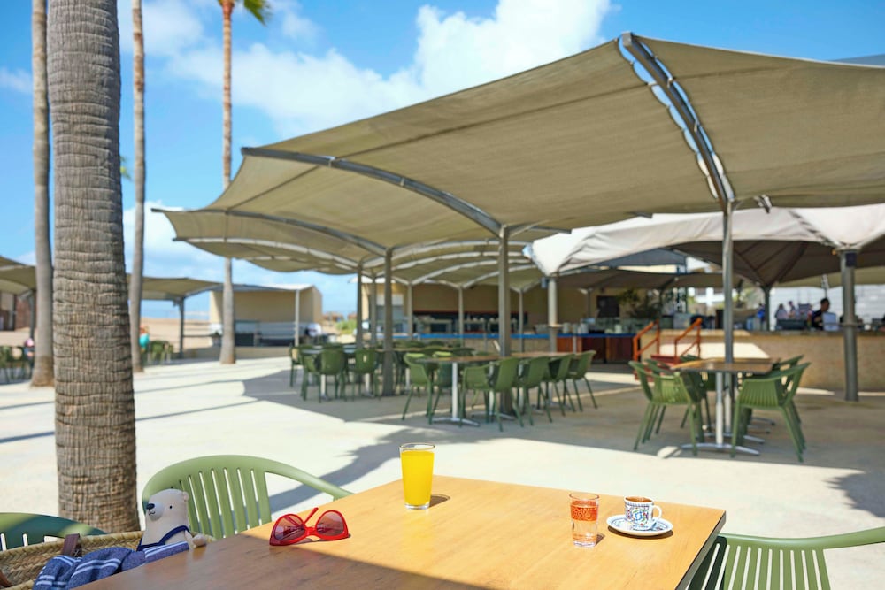 Food court