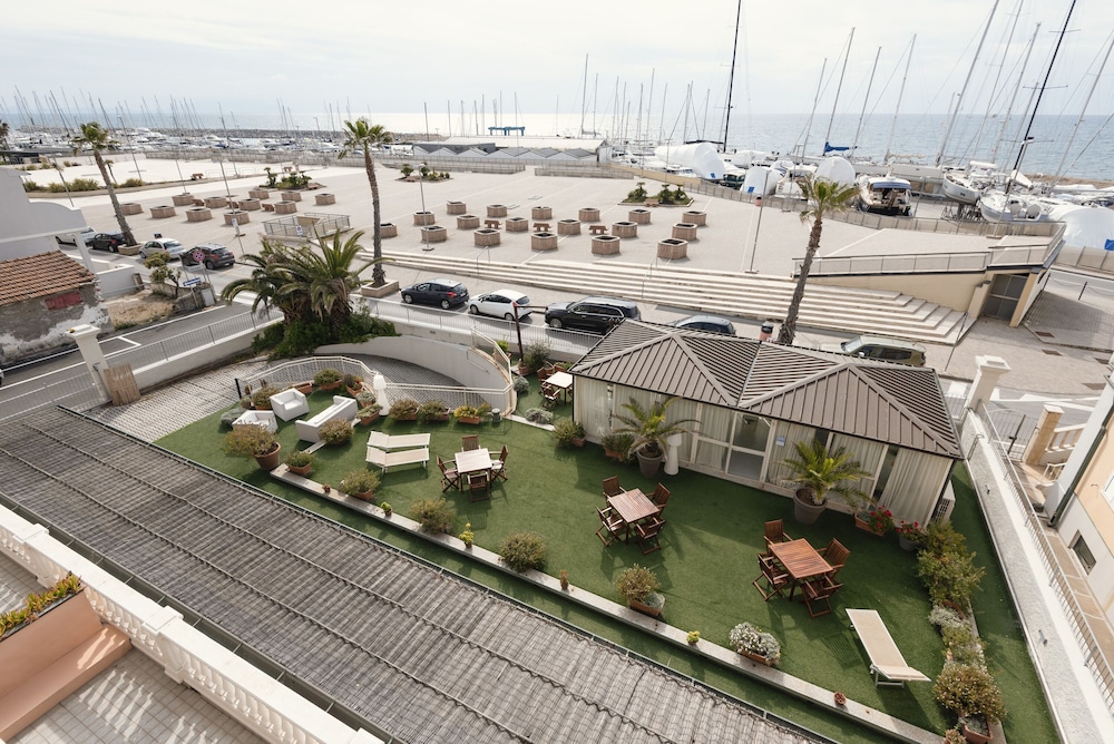 Sundeck