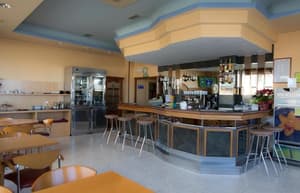 thumbnail: Bar (on property)