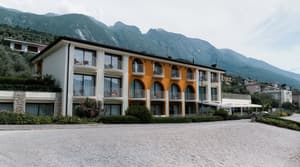 thumbnail: Exterior