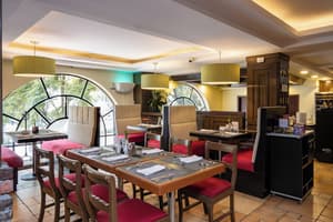 thumbnail: Restaurant