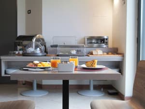 thumbnail: Breakfast buffet