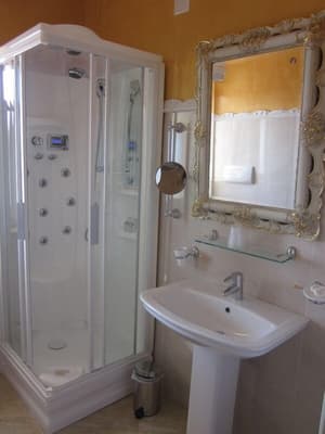 thumbnail: Bathroom shower