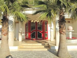 thumbnail: Property entrance
