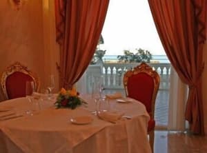 thumbnail: Restaurant