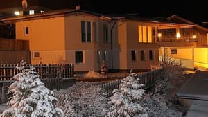 thumbnail: Front of property