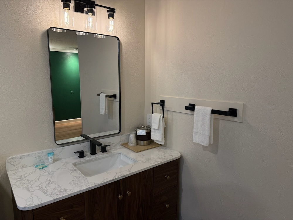 Bathroom sink