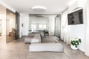 thumbnail: Interior
