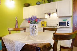 thumbnail: In-room dining