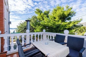 thumbnail: Balcony