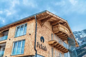 thumbnail: Front of property