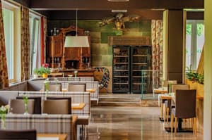 thumbnail: Restaurant