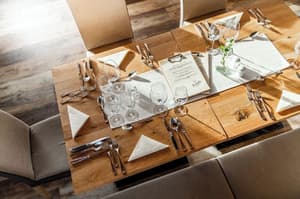 thumbnail: Restaurant