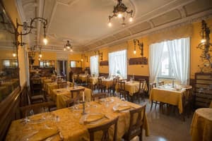 thumbnail: Restaurant