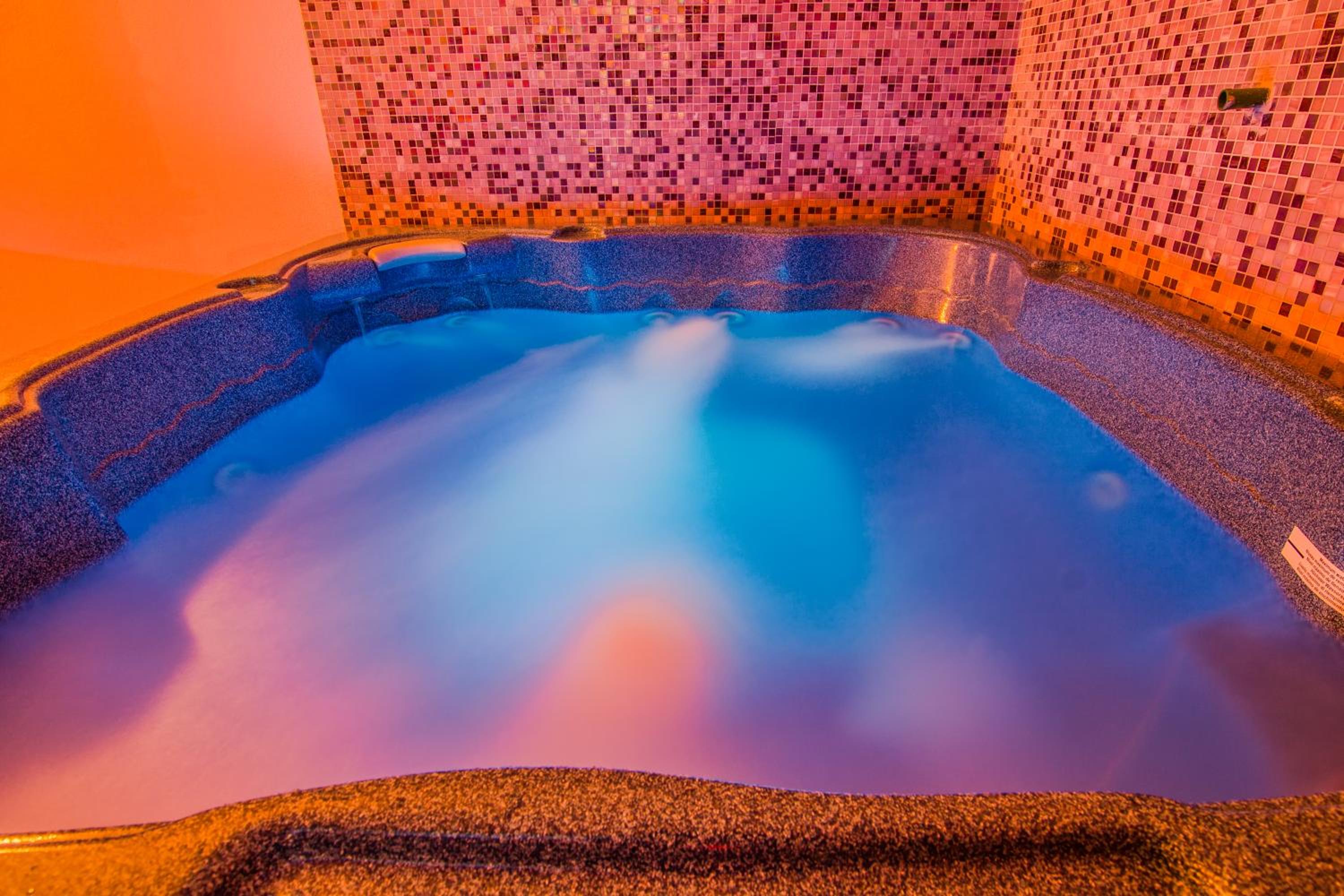 Swimming pool-spa