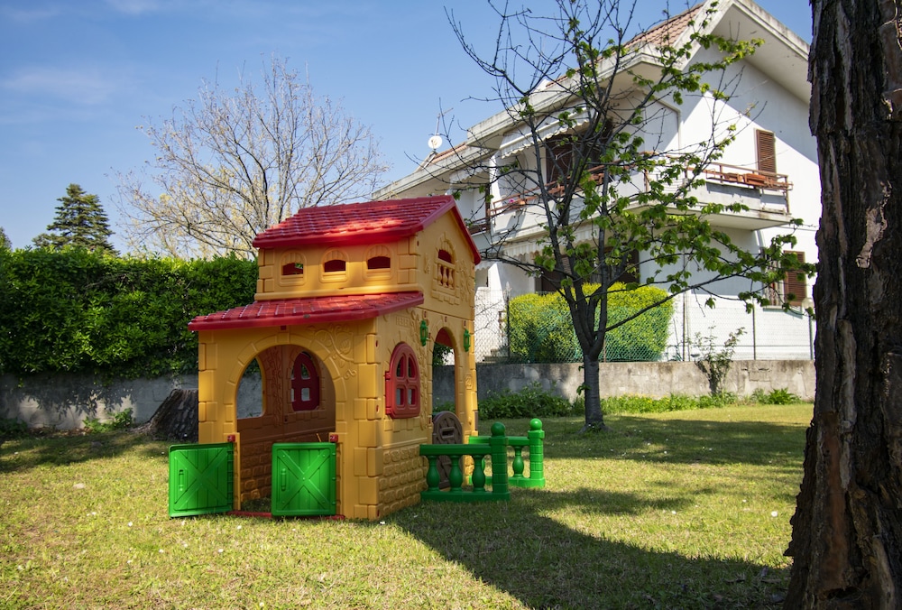 Children's play area - outdoor